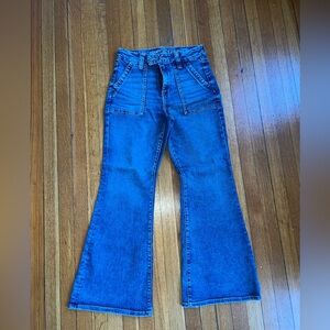 American Eagle Curvy Super High Rise Flare size 6 X-Short